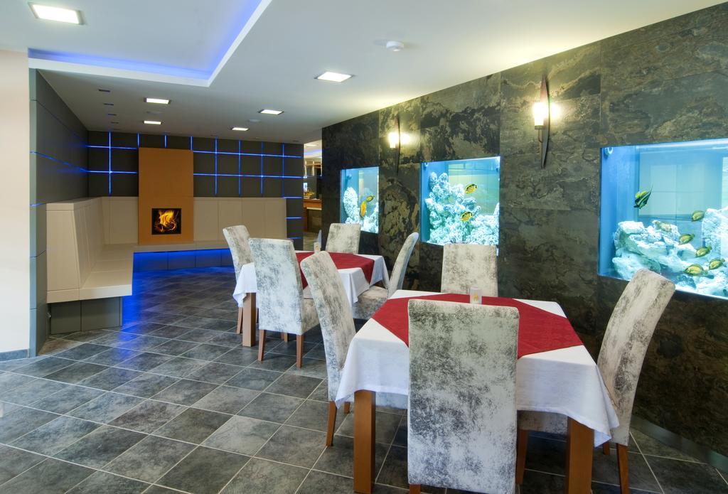 Hotel Heipark Tosovice Extérieur photo